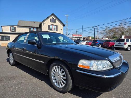 2004 Lincoln Town Car Signature