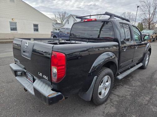2005 Nissan Frontier LE Crew Cab