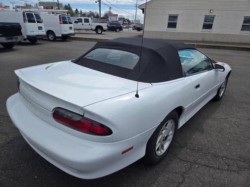 White 1995 Chevrolet Camaro Base