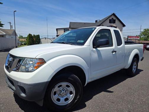 White 2015 Nissan Frontier S