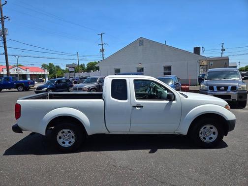 White 2015 Nissan Frontier S