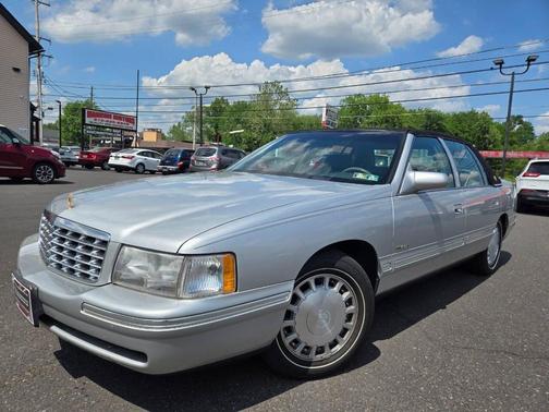 Silver/Black 1999 Cadillac DeVille Base