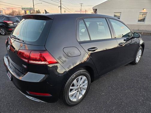 2018 Volkswagen Golf TSI SE