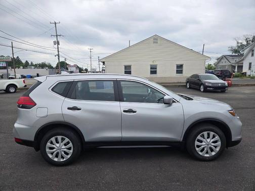 Gun Metallic 2017 Nissan Rogue S