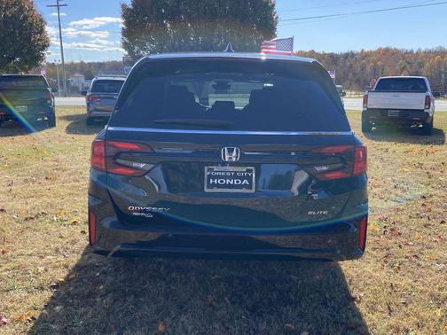 Crystal Black Pearl 2026 Honda Odyssey Elite