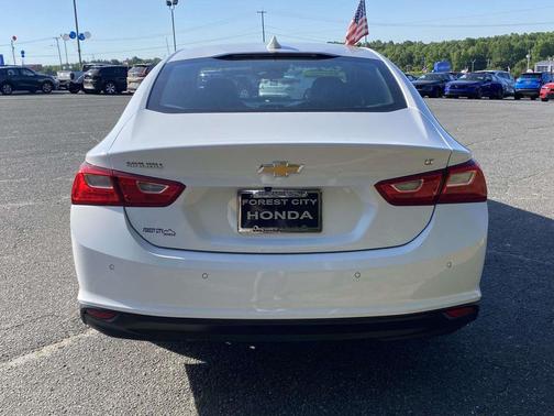 Summit White 2024 Chevrolet Malibu FWD 1LT