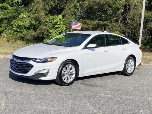 Summit White 2024 Chevrolet Malibu FWD 1LT
