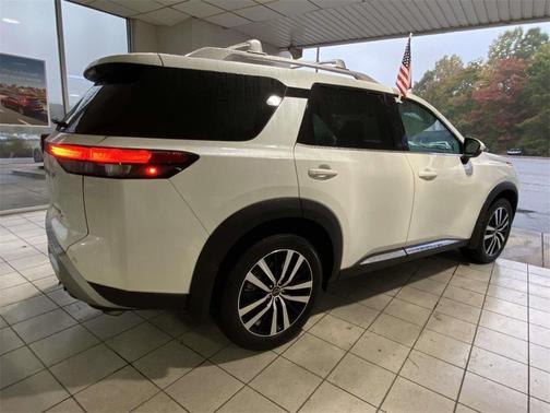 2024 Nissan Pathfinder Platinum 4WD