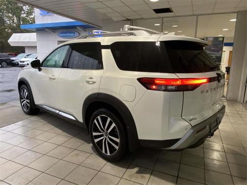 2024 Nissan Pathfinder Platinum 4WD