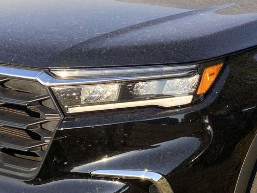 Crystal Black Pearl 2023 Honda Pilot 2WD EX-L 7 Passenger