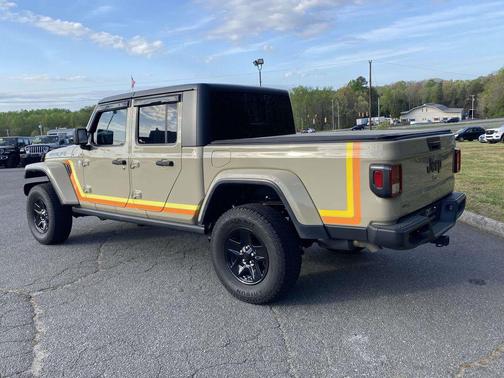 Gobi Clearcoat 2020 Jeep Gladiator Sport S
