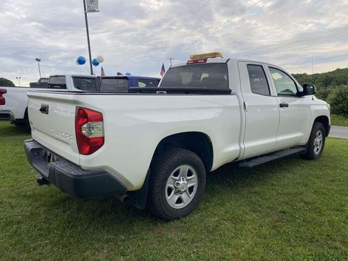 Super White 2019 Toyota Tundra SR