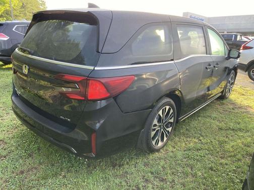 Crystal Black Pearl 2026 Honda Odyssey Elite