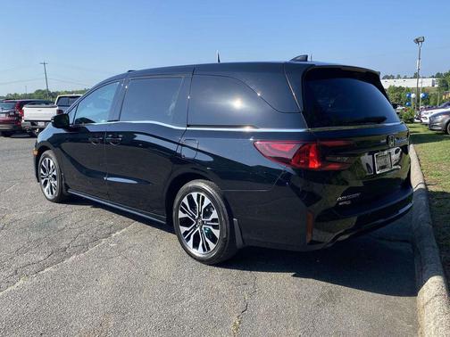 Crystal Black Pearl 2026 Honda Odyssey Elite