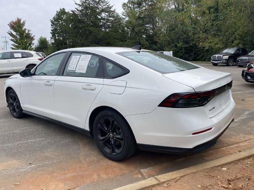 Platinum White Pearl 2025 Honda Accord SE