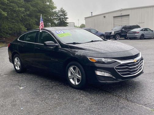 Mosaic Black Metallic 2024 Chevrolet Malibu FWD 1LT