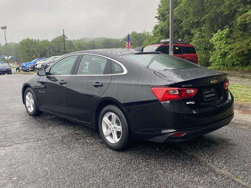 Mosaic Black Metallic 2024 Chevrolet Malibu FWD 1LT