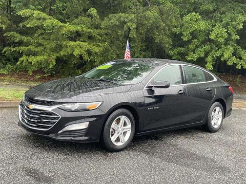 Mosaic Black Metallic 2024 Chevrolet Malibu FWD 1LT