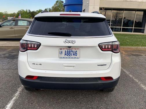 Bright White Clearcoat 2024 Jeep Compass Latitude