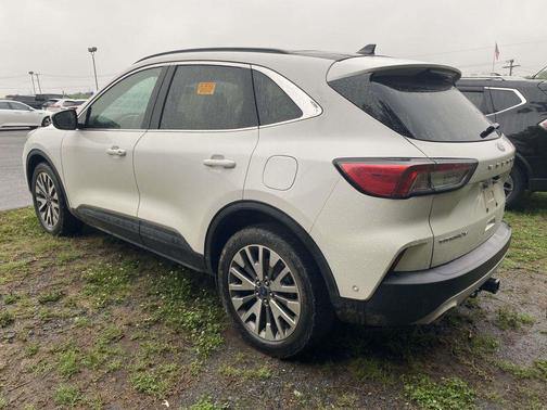 Star White Metallic Tri-Coat 2020 Ford Escape Titanium