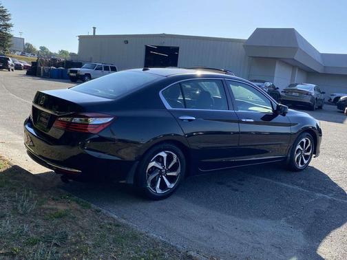Crystal Black Pearl 2017 Honda Accord EX-L w/Navigation & Honda Sensing