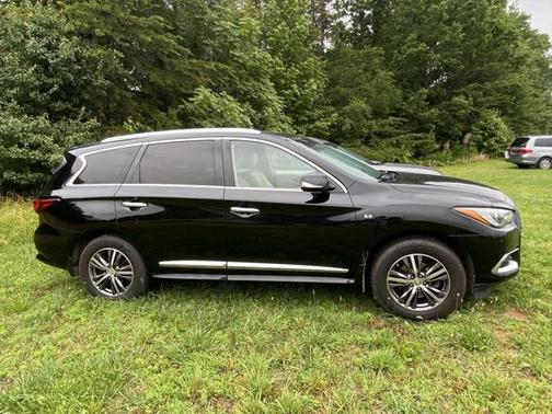 2016 INFINITI QX60 Base