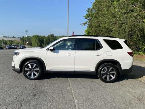 2025 Honda Pilot Touring 8-Passenger