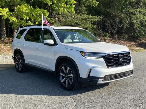 2025 Honda Pilot Touring 8-Passenger