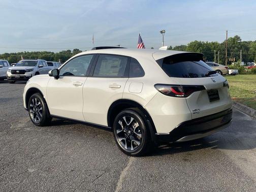 Platinum White Pearl 2027 Honda HR-V EX-L