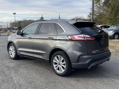 2022 Ford Edge Titanium