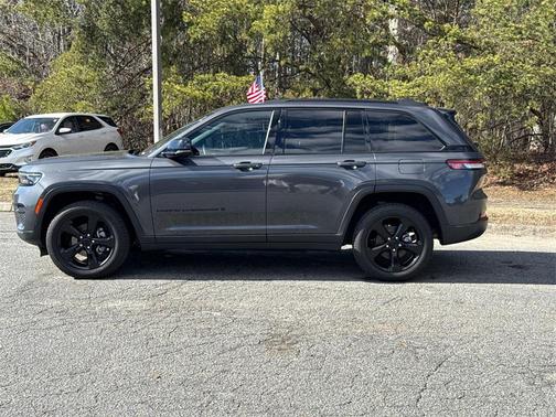 2022 Jeep Grand Cherokee Altitude
