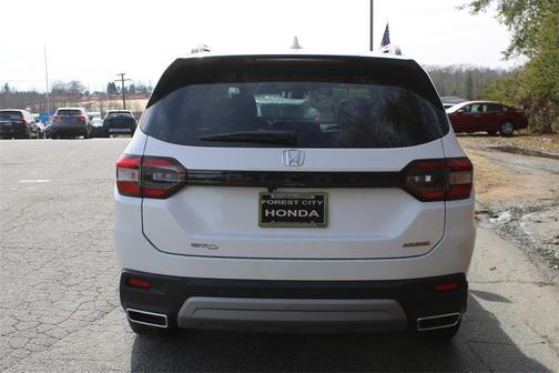 2025 Honda Pilot Touring 8-Passenger