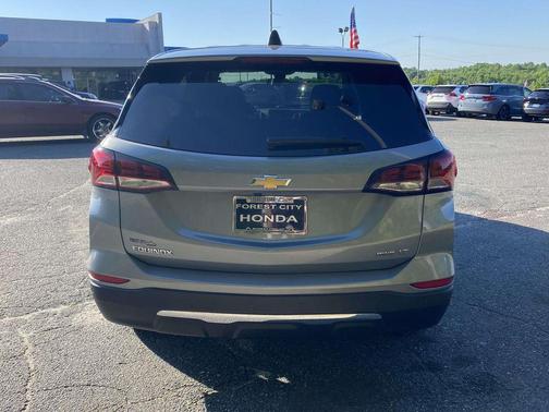 Sterling Gray Metallic 2024 Chevrolet Equinox 1LT