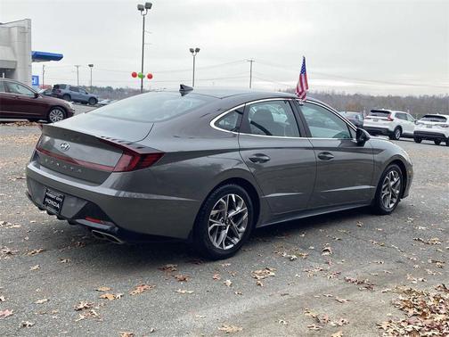 2022 Hyundai SONATA SEL