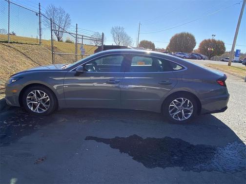 2022 Hyundai SONATA SEL