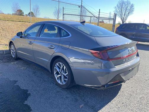 2022 Hyundai SONATA SEL