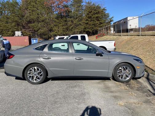 2022 Hyundai SONATA SEL