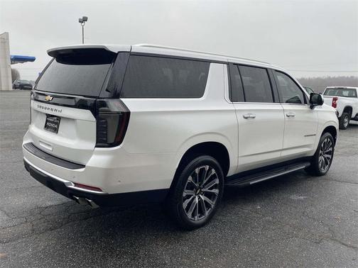 2025 Chevrolet Suburban 4WD High Country