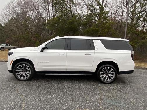 2025 Chevrolet Suburban 4WD High Country