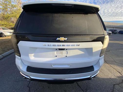 2025 Chevrolet Suburban 4WD High Country