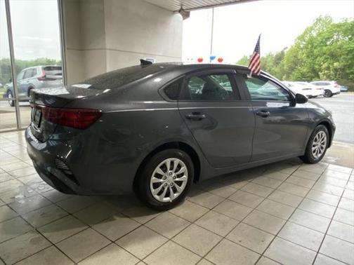 2022 Kia Forte FE