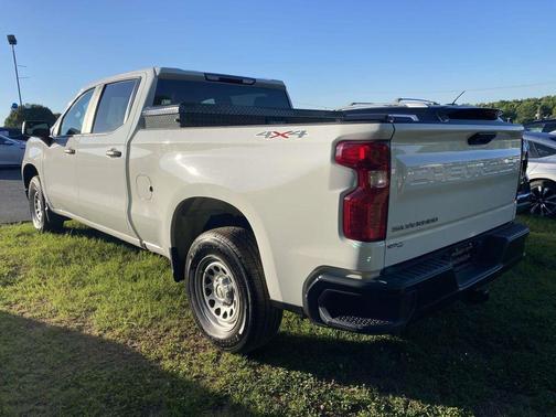 Summit White 2023 Chevrolet Silverado 1500 WT