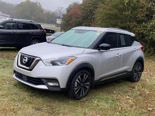 2020 Nissan Kicks SR