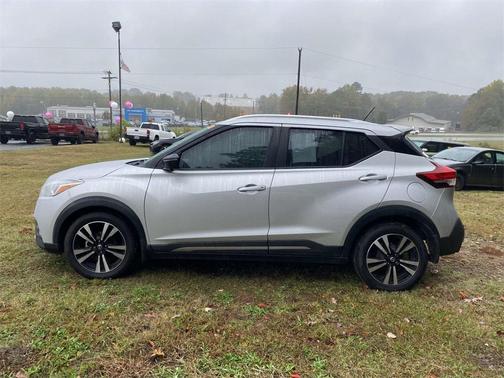 2020 Nissan Kicks SR