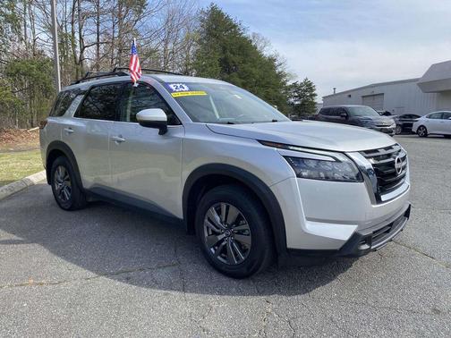 2024 Nissan Pathfinder SV FWD