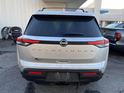 2024 Nissan Pathfinder SV FWD