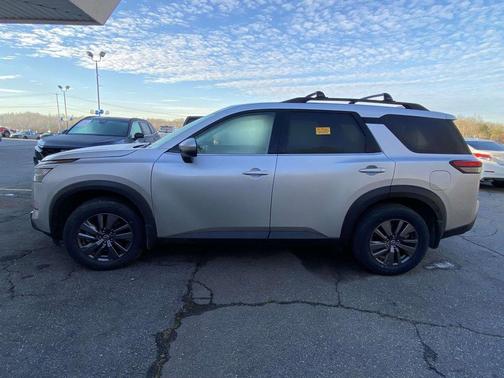 2024 Nissan Pathfinder SV FWD