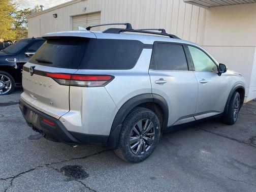2024 Nissan Pathfinder SV FWD