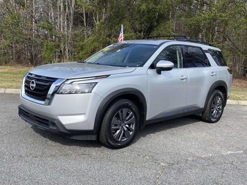 2024 Nissan Pathfinder SV FWD