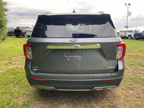 Carbonized Gray Metallic 2021 Ford Explorer XLT